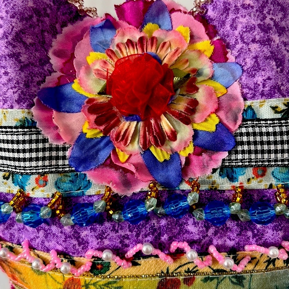 NWT VINTAGE BAG Heart-shaped Handmade Hand-beaded in Aspen CO ROSETTES colorful - Picture 5 of 16